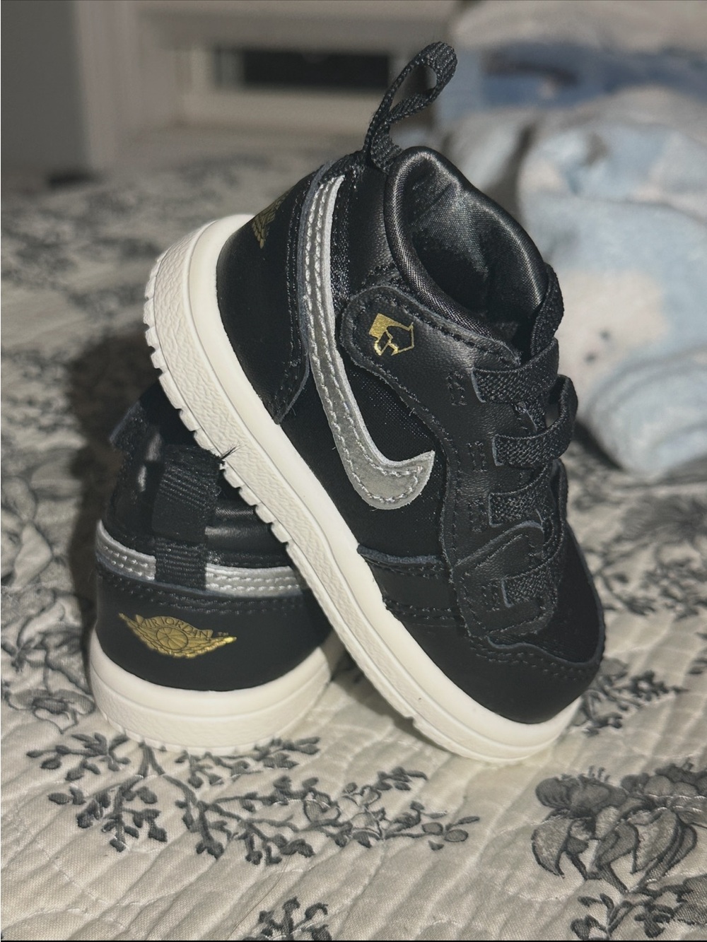 Nike Black & Silver Toddler Low-Top Sneakers with Gold Accent